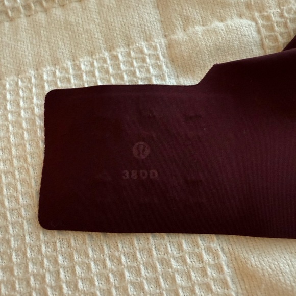 Lululemon bra - Picture 4 of 8